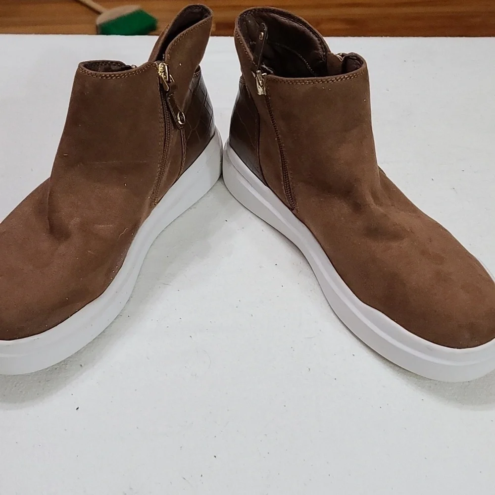 Liz Claiborne liz claiborne